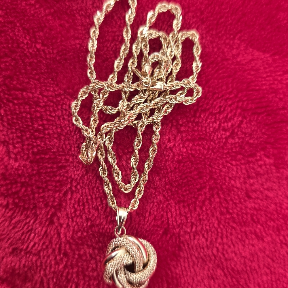 18k Solid Gold Knot Necklace and Earrings Jewelry Set - Picture 3 of 6